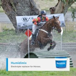 Virbac Humidimix Electrolyte Replacer For Horses 5 Virbac Humidimix Electrolyte Replacer For Horses -Vetn Pet Direct Store Humidimix Lifestyle
